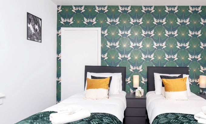 Glasgow Appartement | Modern 2 bedroom apartment with parking and wifi.