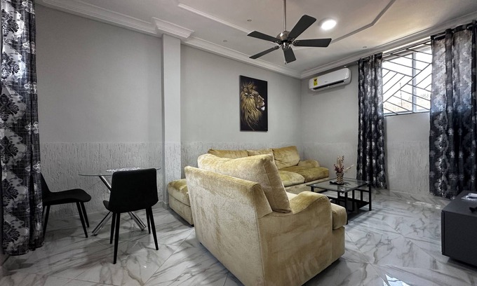 Gbawe Appartement | Modern 2-Bedroom Apartment Near Beach - Rose Villa Accra Suite G2