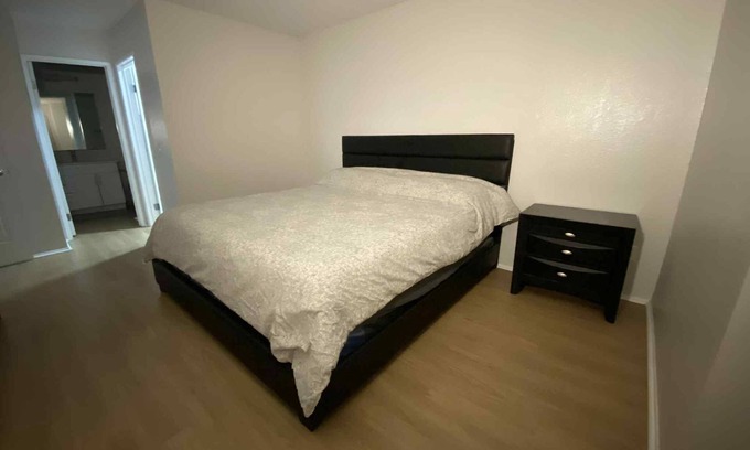 Mira Mesa Copropriété | Modern 2-Bedroom Condo in San Diego with AC – Perfect for Vacation or Long Stays