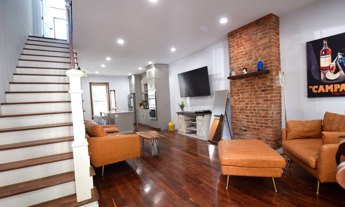 Bushwick Maison | Modern 2 Bedroom Home with Spacious Yard