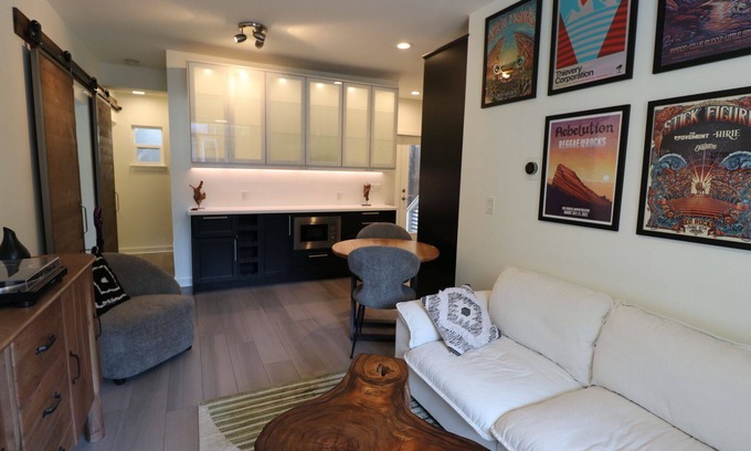 City Park West Maison | Modern 2-bedroom in West City Park Neighborhood