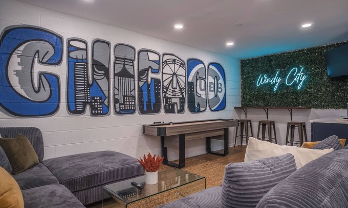 Bucktown Maison | Modern 2-bedroom townhome in Chicago with private patio
