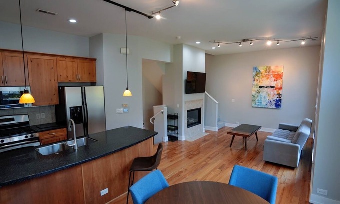 Southeast Omaha Maison | Modern 2 bedroom Townhouse, steps from the Old Market