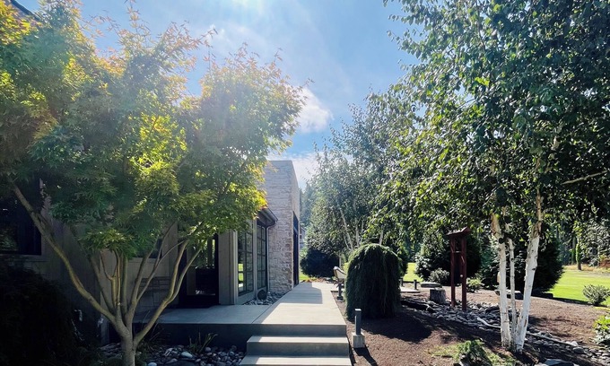 Gig Harbor Maison | Modern 2-bedroom with views on acreage w/sport court/pickle-ball on Fox Island