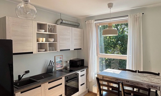 Pelgulinn Appartement | Modern 2-Room Apt by Telliskivi & Old Town + Free Private Parking