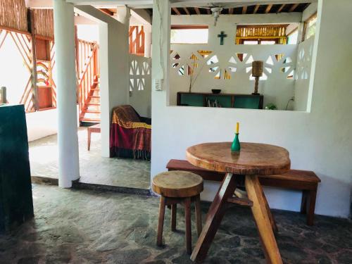 Ometepe Island Maison | Modern 2 Story House with Volcano View