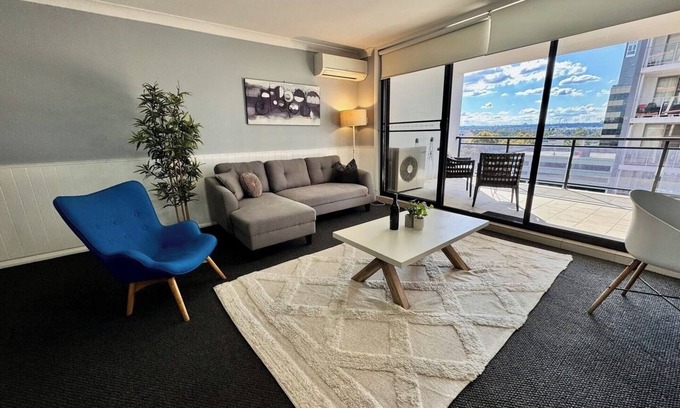 Parramatta Appartement | Modern 2Bdr Apt 7mins to Paramatta Train Station
