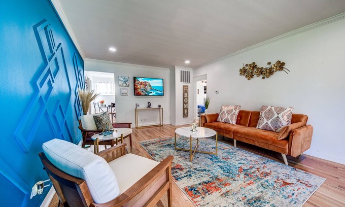 Forestview Maison | Modern 2Bdrm Westchester Home with brand-new out door HOT TUB