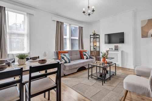 Harborne Appartement | Modern 2BED Apartment Great Location, Netflix & Disney, Sleeps 6