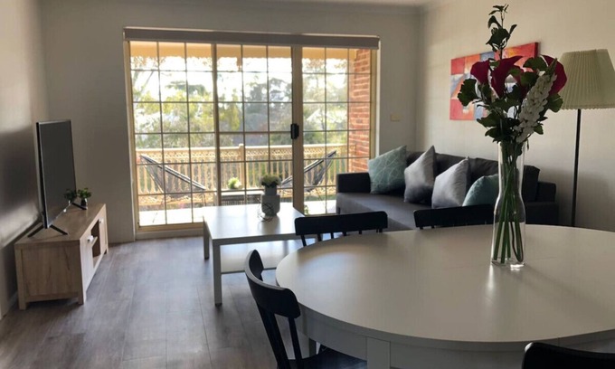 Manuka Appartement | New to VRBO: Modern 2BR Apartment/Parking in Griffith