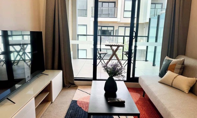Clayton Appartement | Modern 2BR Apt in Clayton Free Parking
