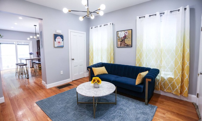 Melrose Appartement | Modern 2BR/ Close to Boston with a lovely outdoor space