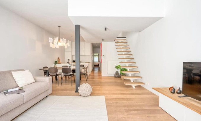 Muinkparkwijk Appartement | Modern 2BR Gem in Ghent's Heart
