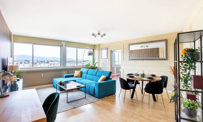 Mulhouse Appartement | Modern 2BR Sunset View over Vosges Full Kitchen Netflix & Parking