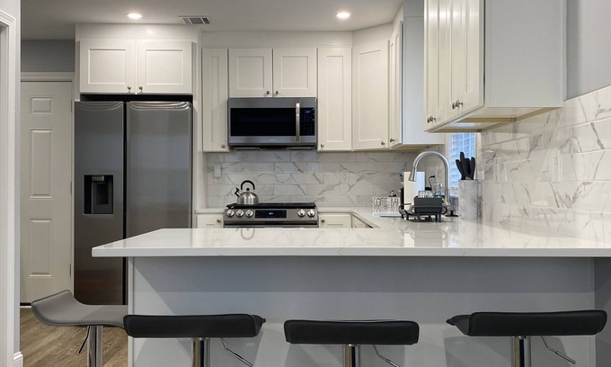 Roslindale Copropriété | Modern 2br with W/D in unit, Parking, central air