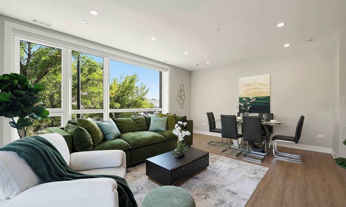 Tri-Taylor Appartement | Modern 2BR2BA Condo Free Parking and Balcony