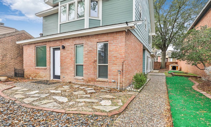 Houston Maison | Modern 3 Bed 2.5 Bath Home in North Houston
