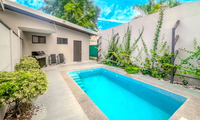 Uvita Maison | Modern 3-bed in Downtown Uvita with Pool