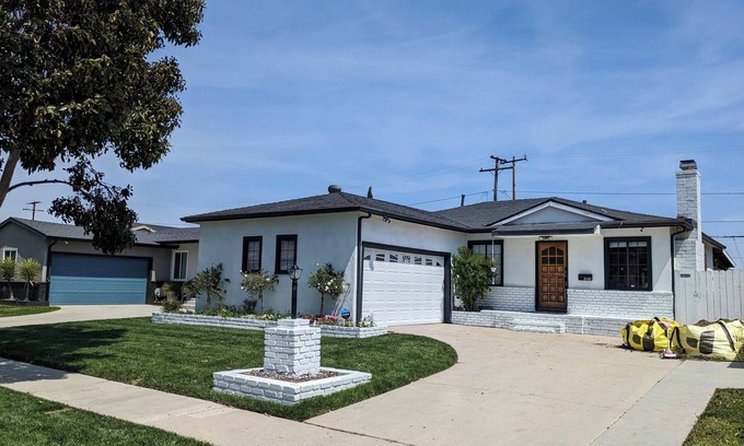 Torrance Maison | Modern 3 bedroom + ADU, jacuzzi, backyard, office