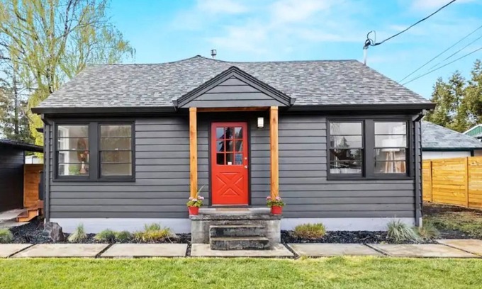 Beaverton Maison | Modern 3 Bedroom Home in Beaverton
