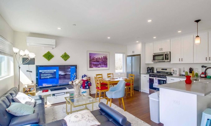 National City Maison | Modern 3-BR Home near San Diego Downtown & Beach