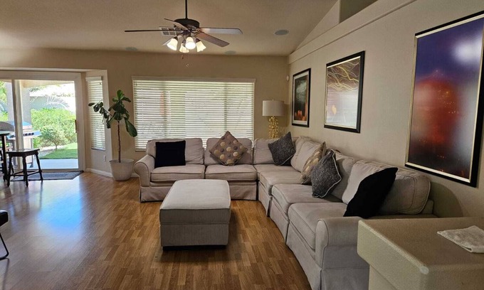 Paradise Maison | Modern 3 BR refreshing urban home