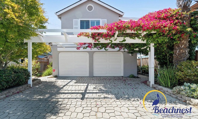 Opal Cliffs Maison | Modern 3BR Beach Retreat w/Hot Tub, Balcony & Steps to 41st