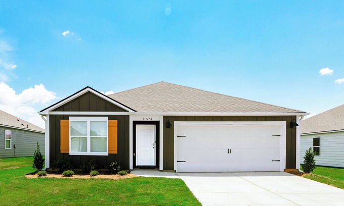 Tuscaloosa Maison | Modern 3BR Cottage- Mins to UA, King Bed, Fire Pit