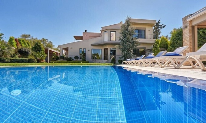 Heraklion Villa | Luxurious Villa with Private Pool Central Location