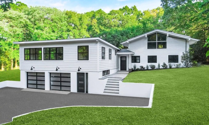Weston Maison | Modern 4 bed 4.5 bath w hot tub & heated pool close to beach