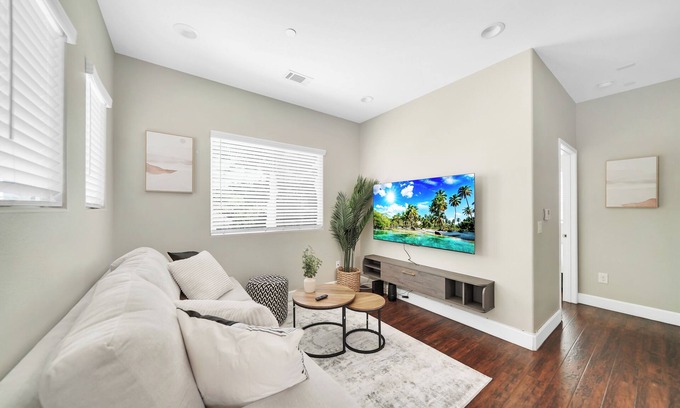 Westminster Maison | Modern 4 Bedroom Central Oasis with Spa