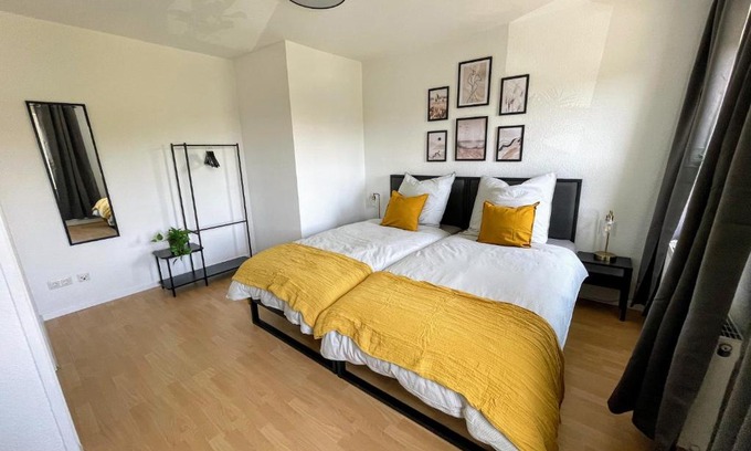 Floha Appartement | Modern 4 Zi Rooms Netflix, Wifi, Parken CasaLuna85