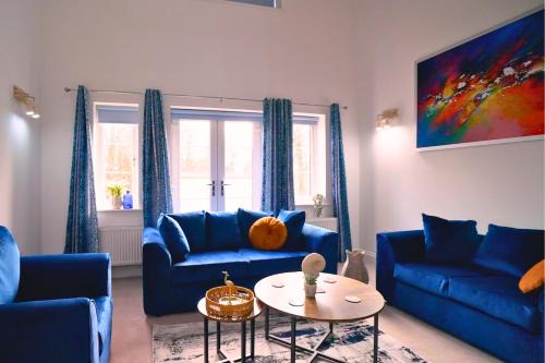 High Wycombe Maison | Modern 5 Bed 2 Bath Home with Parking