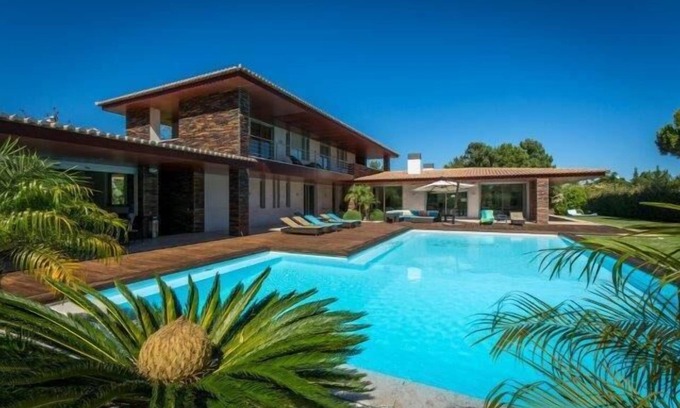 Quinta do Lago Villa | Modern 5 Bedroom Villa in the heart of Quinta do Lago. With gym, games room, pool and more DM07 - Almancil, Algarve
