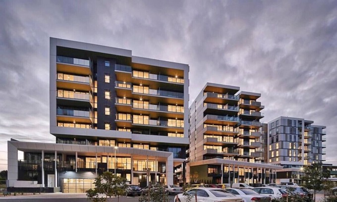 Brunswick West Appartement | Modern 7th floor Flat | Parking, Convenient, Quiet