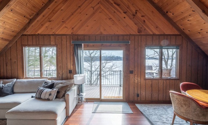 Sturgeon Lake Cabine | Modern A-Frame Cabin with Amazing Sunrise Lake Views