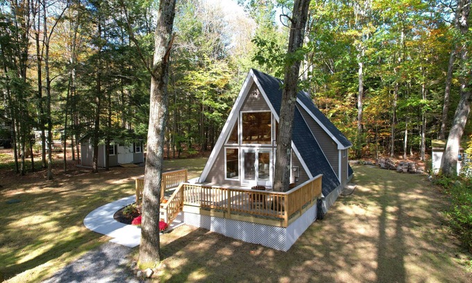 Galway Cabine | Serene A-Frame Escape Near Galway Lake