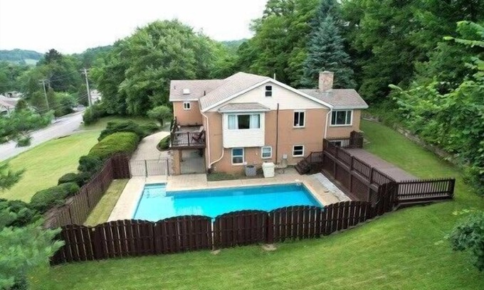 Wexford Maison | Modern & Accessible 5Bd Home in Wexford/Pittsburgh