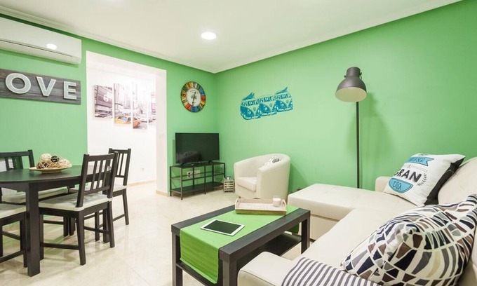 Centro Appartement | Modern Air-Conditioned Apartment w/ Full Kitchen, Washing Machine, & WiFi