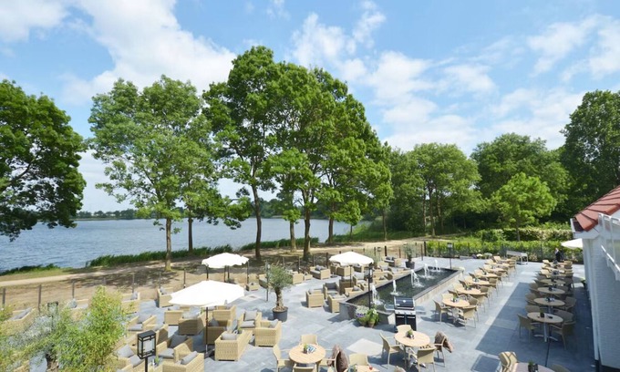 Municipality of 's-Hertogenbosch Hôtel | Modern Amenities with Onsite Dining and Easy Access to Cultural Attractions!
