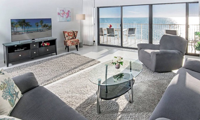 Key Colony Beach Copropriété | Modern and Bright Remodeled Oceanfront 2bedroom Condo