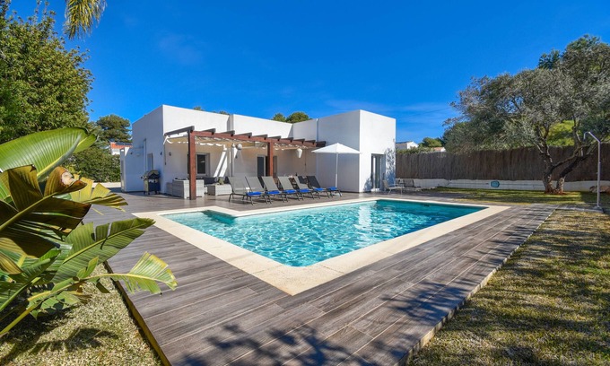 Costa Nova Villa | Villa moderne et confortable à Javea, Costa Blanca, Espagne avec piscine privée pour 4 personnes
