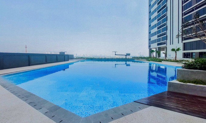 Pinang Appartement | Modern And Cozy Studio At Collins Boulevard Apartment