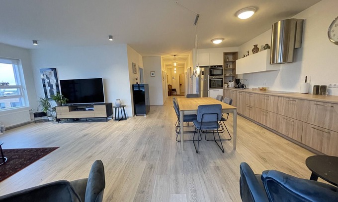 Kopavogur Appartement | Modern and spacious 3 bedroom apartment in Kópavogur, centrally located.