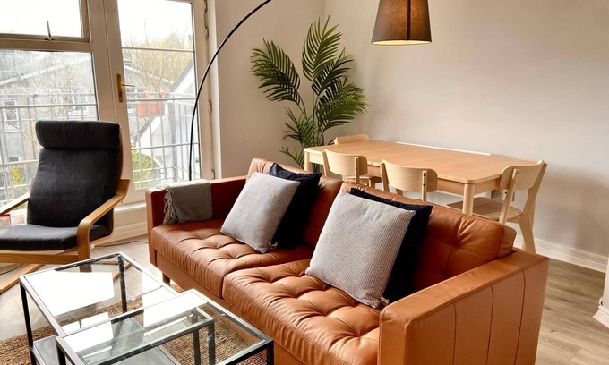 Roscoe Appartement | Modern and Spacious No. 6 - sleeps 6 - free parking