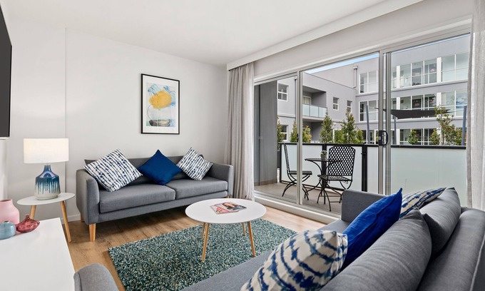 Burwood Appartement | Modern and Spacious Two Bedroom Apartment