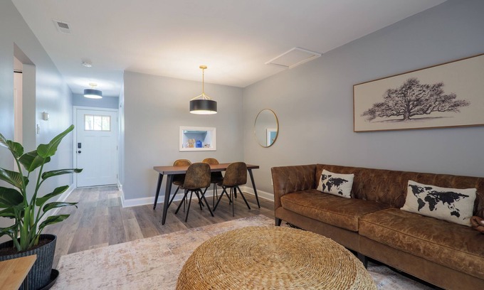 Valdosta Appartement | Modern and Stylish 2BR Apt Near Convention Center, VSU and Hospital.