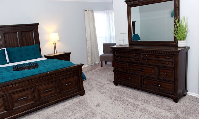 Lawton Maison | Modern and stylish 3 bedroom with large layout floor plan