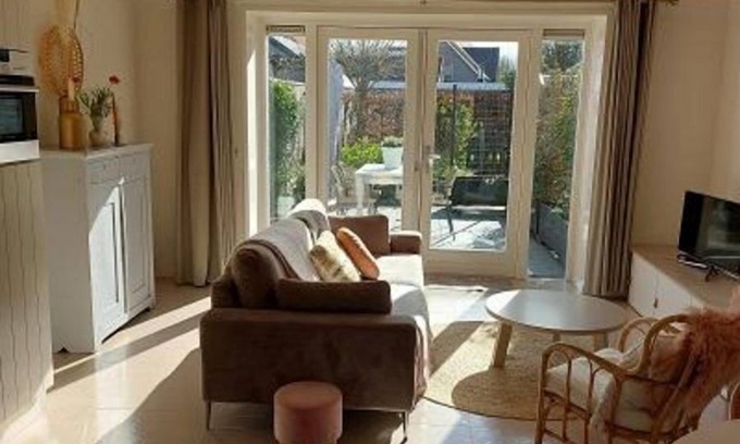 Dirkshorn Maison | Modern and tastefully furnished holiday home for 4 people, free WiFi, ideal base for many trips in the area