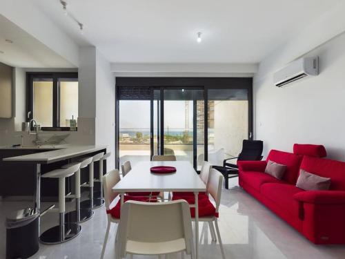 Larnaca Appartement | Modern Apart only Steps from Beach